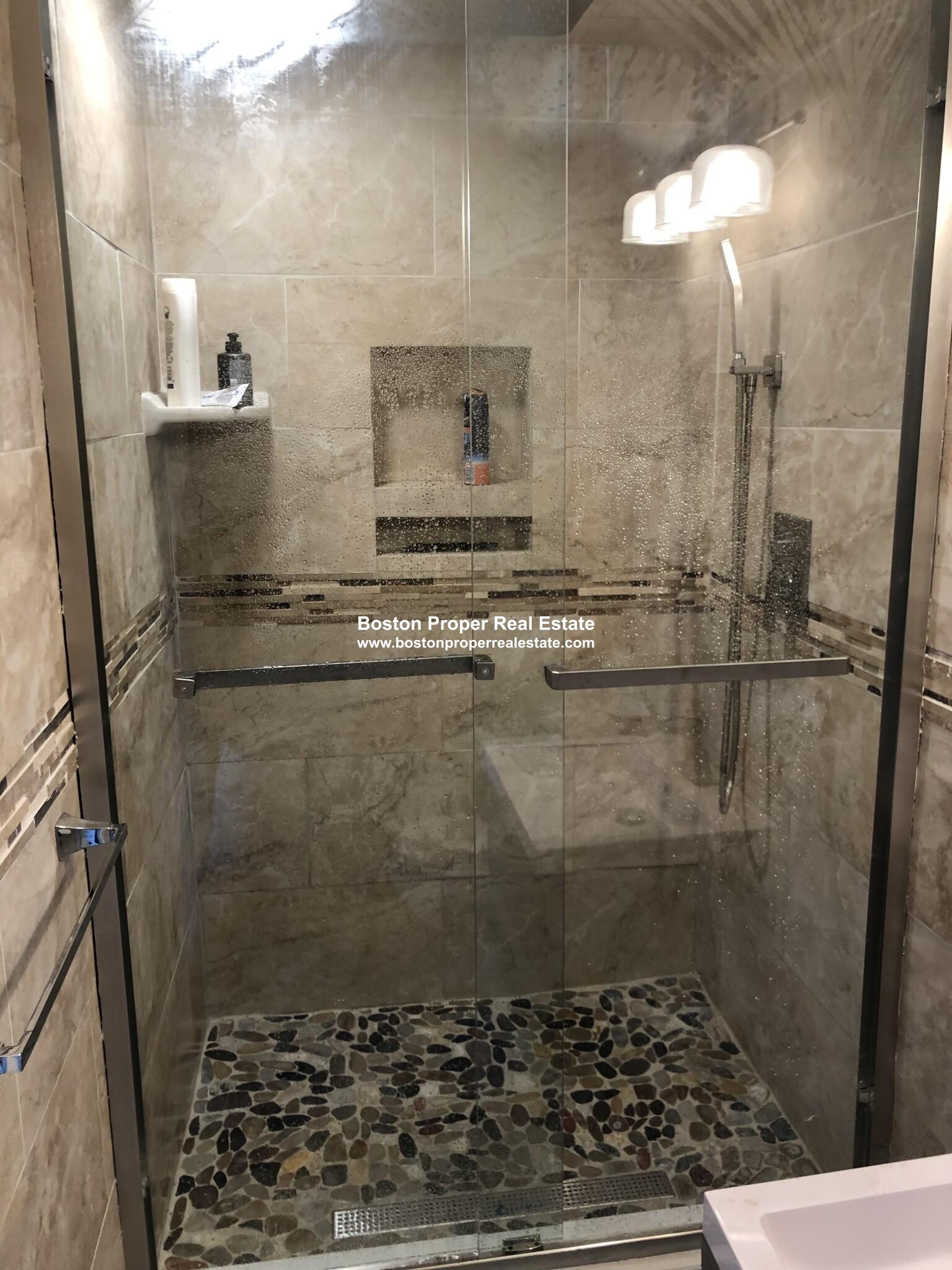 2 bed, 2 bath apartment for rent at 918 Beacon St Unit 2, Fenway — photo 5 of 13