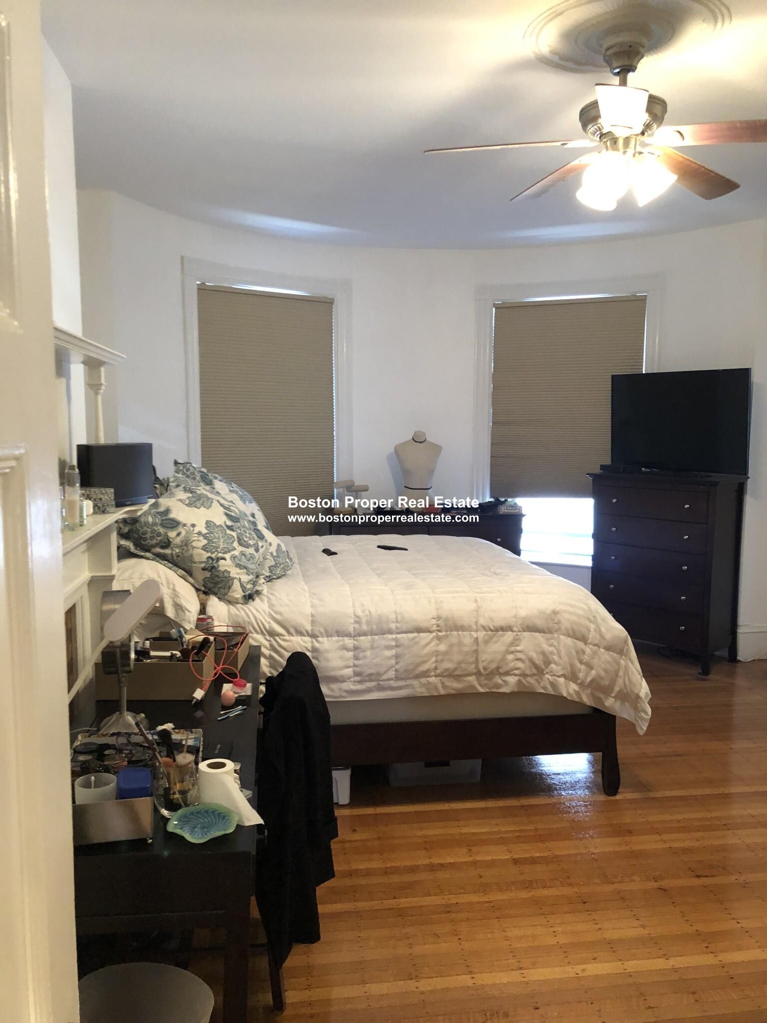 2 bed, 2 bath apartment for rent at 918 Beacon St Unit 2, Fenway — photo 10 of 13