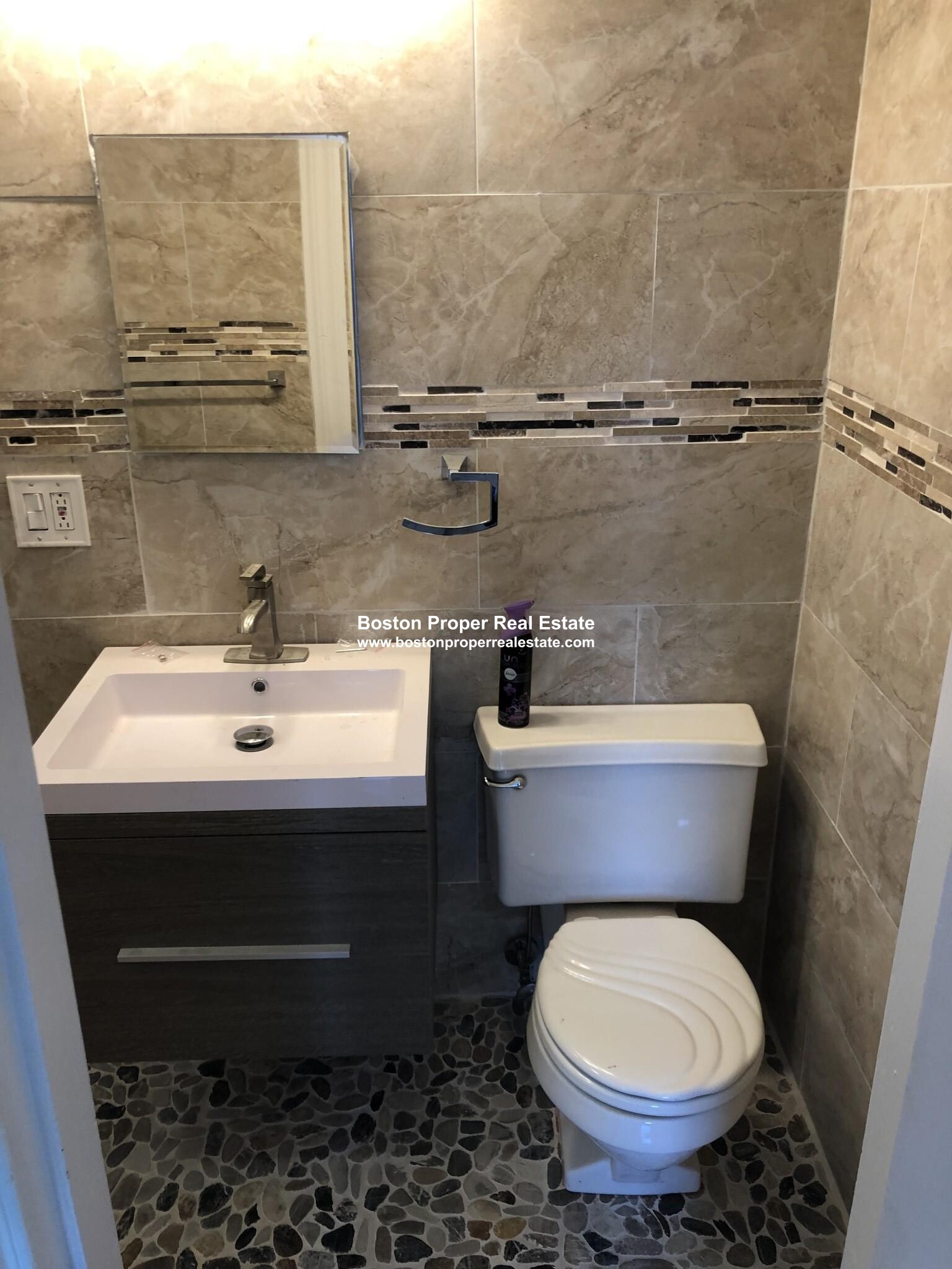 2 bed, 2 bath apartment for rent at 918 Beacon St Unit 2, Fenway — photo 4 of 13