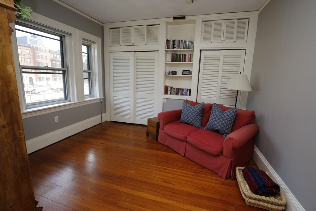 2 bed, 1 bath apartment for rent at 919 Beacon St Unit 2, Fenway — photo 9 of 10