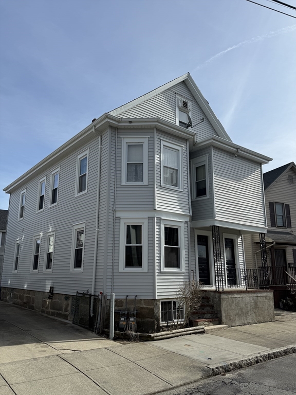 2 bed, 1 bath apartment for rent at 92-94 Shawmut Ave Unit 1, New Bedford — photo 1 of 16