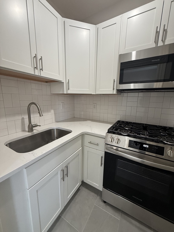 2 bed, 1 bath apartment for rent at 92-94 Shawmut Ave Unit 1, New Bedford — photo 3 of 16