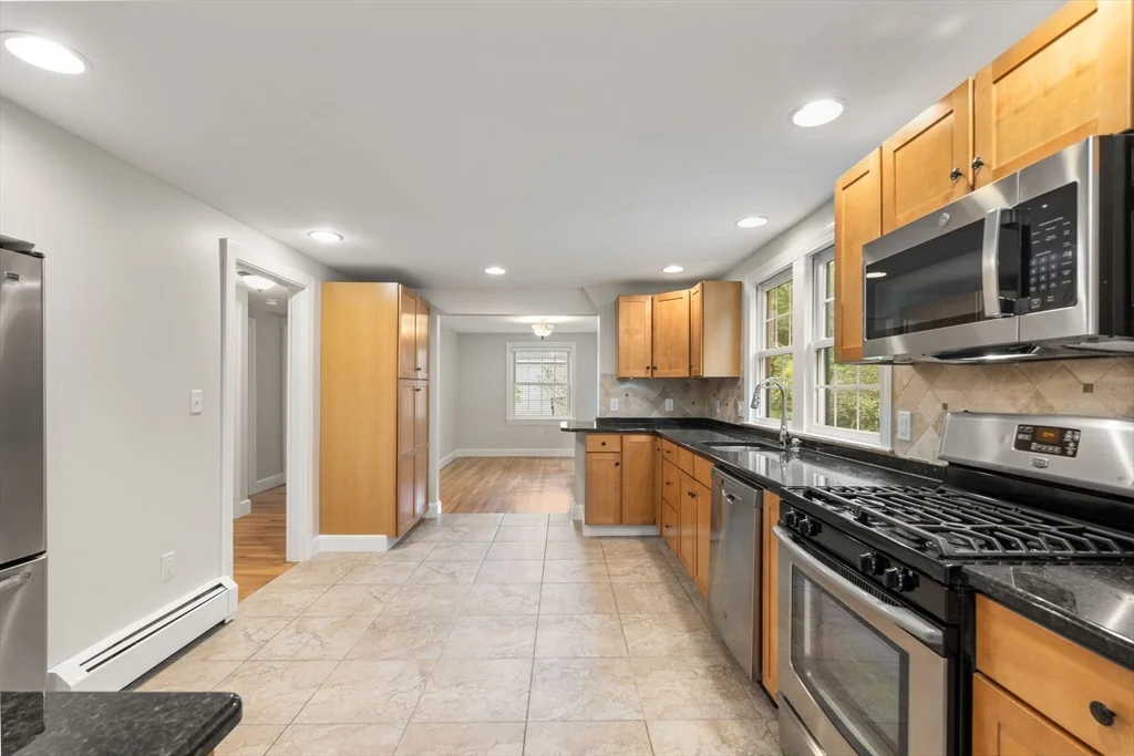 3 bed, 2 bath apartment for rent at 92 Abbot St, Andover — photo 9 of 35