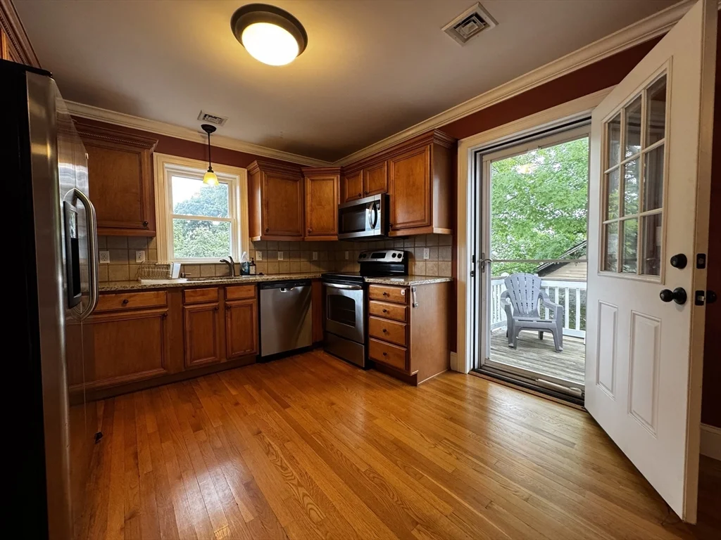 2 bed, 2 bath apartment for rent at 92 Alder St Unit 2, South Side — photo 3 of 21
