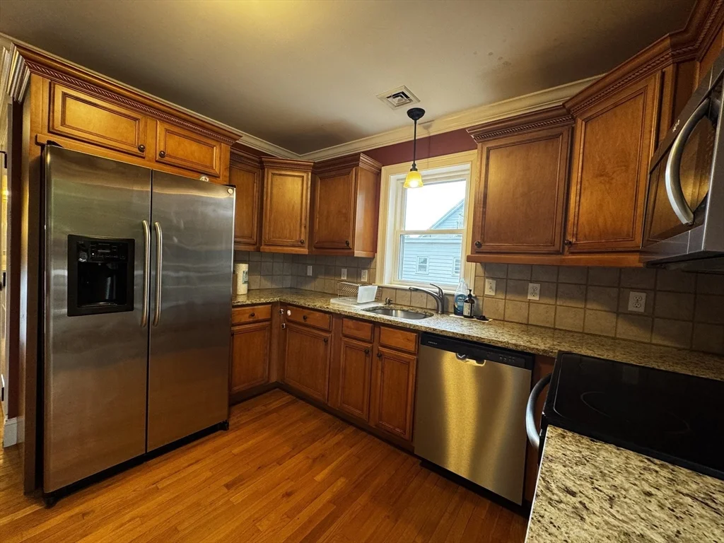2 bed, 2 bath apartment for rent at 92 Alder St Unit 2, South Side — photo 4 of 21