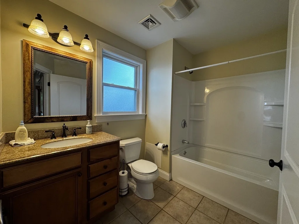 2 bed, 2 bath apartment for rent at 92 Alder St Unit 2, South Side — photo 12 of 21