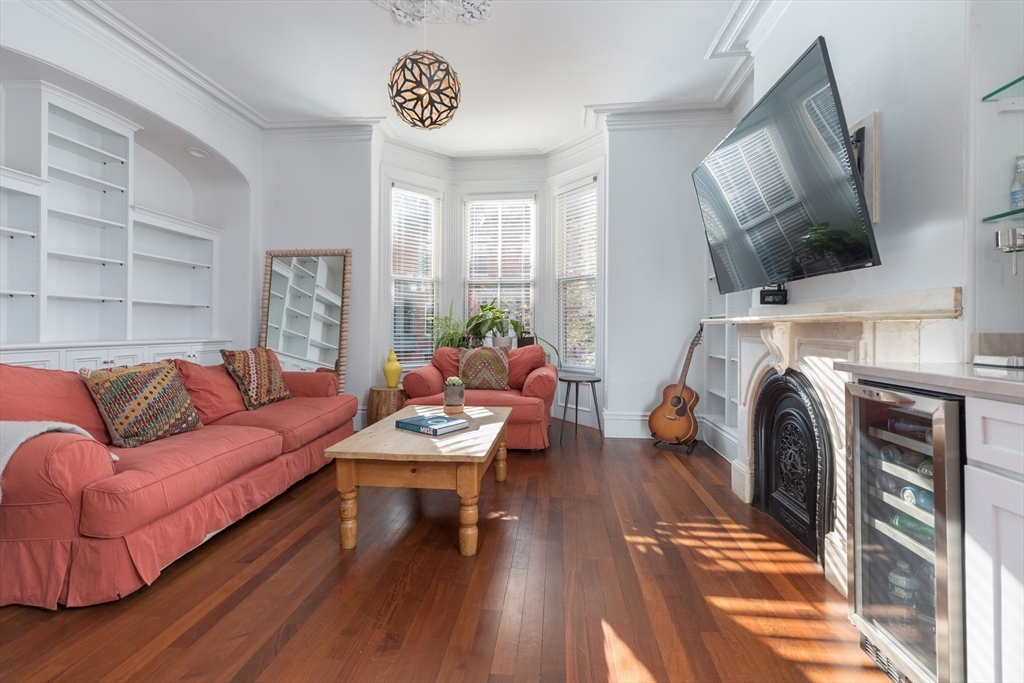 4 bed, 3 bath apartment for rent at 92 Appleton St, South End — photo 2 of 16