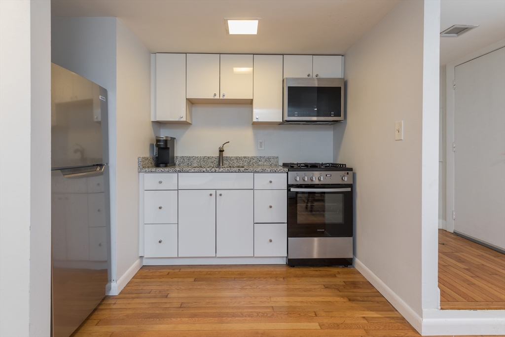 4 bed, 3 bath apartment for rent at 92 Appleton St, South End — photo 14 of 16