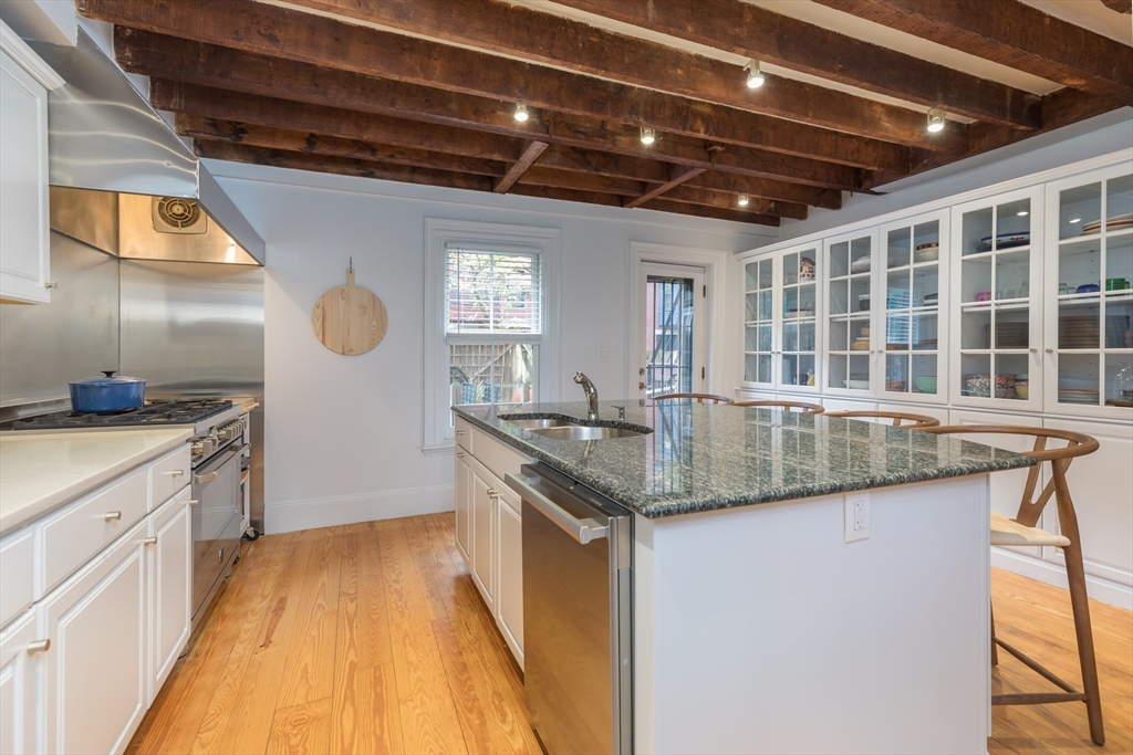 4 bed, 3 bath apartment for rent at 92 Appleton St, South End — photo 7 of 16