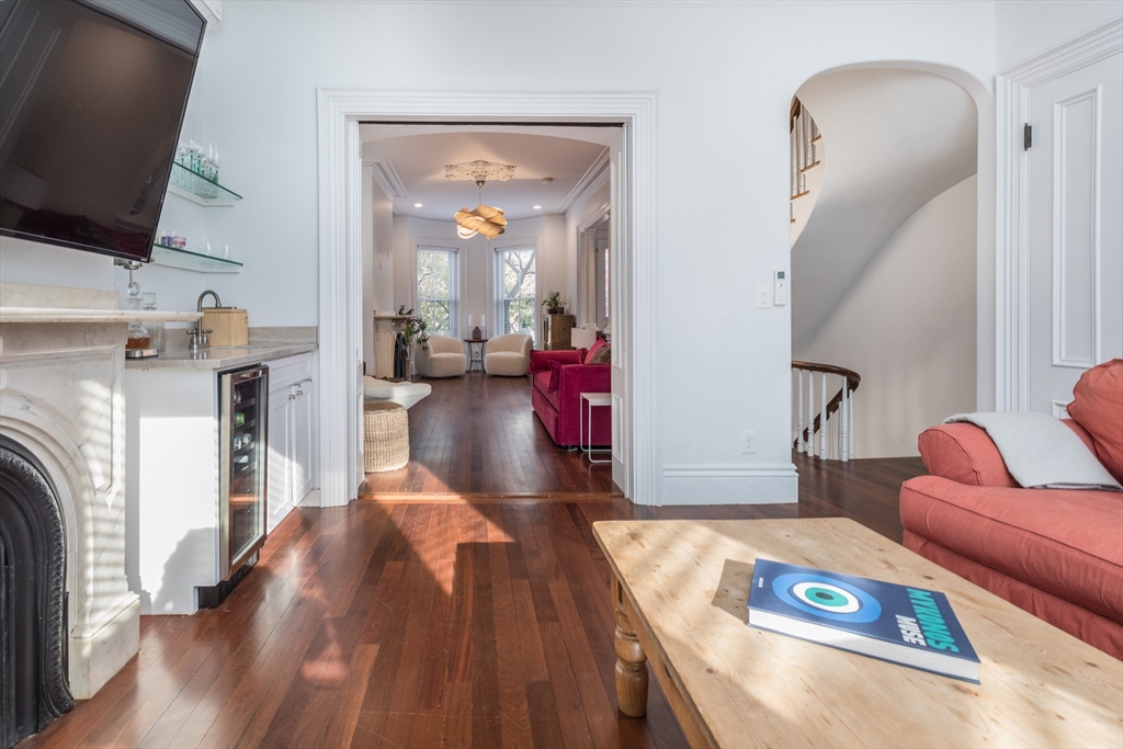4 bed, 3 bath apartment for rent at 92 Appleton St, South End — photo 5 of 16