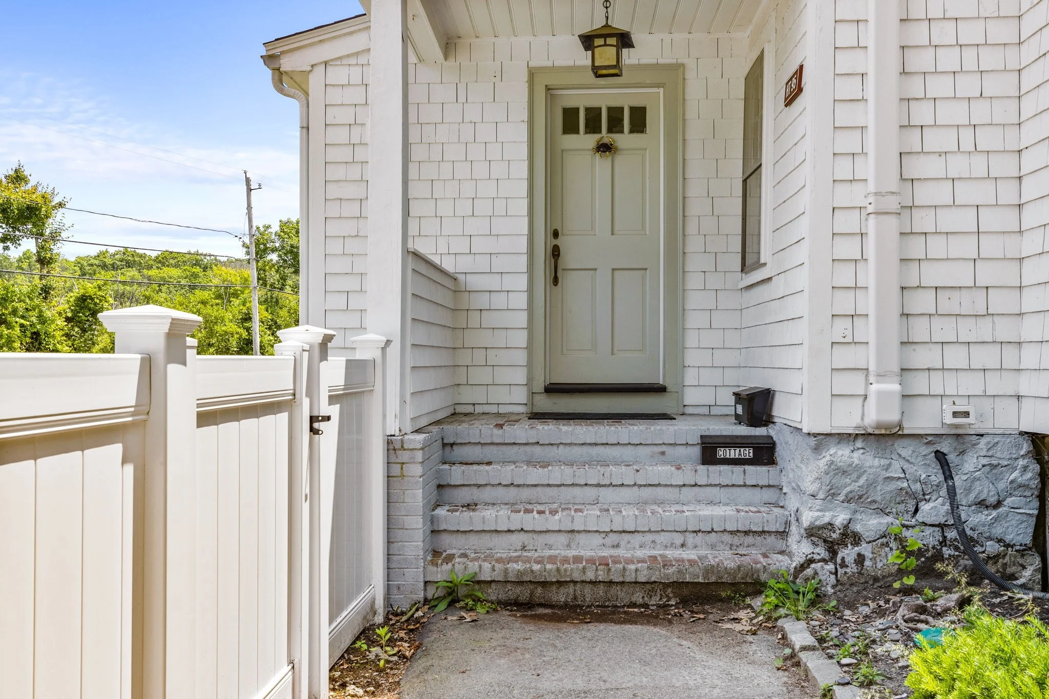 4 bed, 2 bath apartment for rent at 92 Atlantic Ave, Cohasset — photo 2 of 27