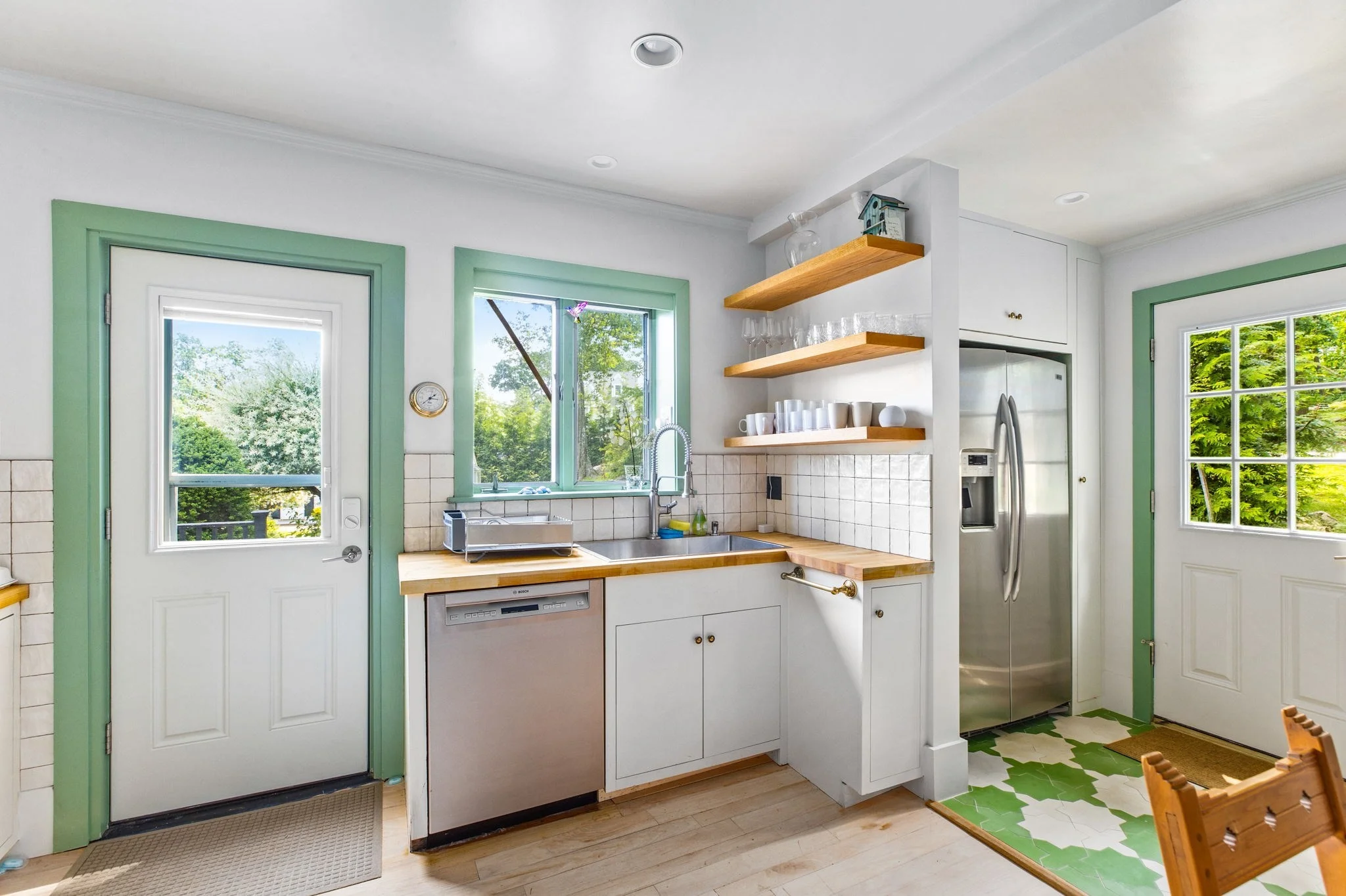 4 bed, 2 bath apartment for rent at 92 Atlantic Ave, Cohasset — photo 12 of 27