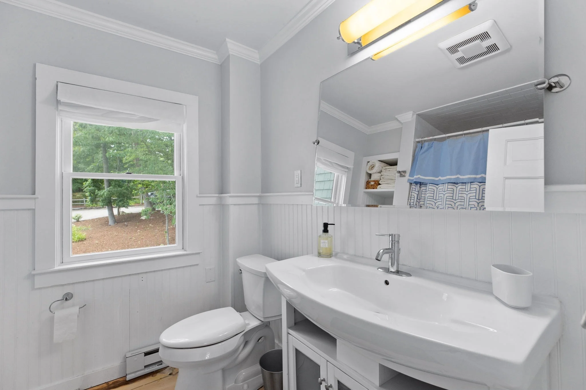 4 bed, 2 bath apartment for rent at 92 Atlantic Ave, Cohasset — photo 13 of 20