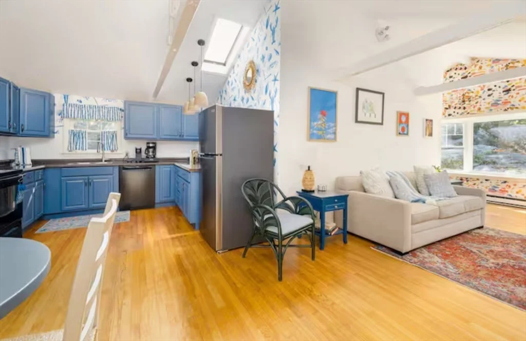 1 bed, 1 bath apartment for rent at 92 Atlantic   Cottage, Cohasset — photo 2 of 11