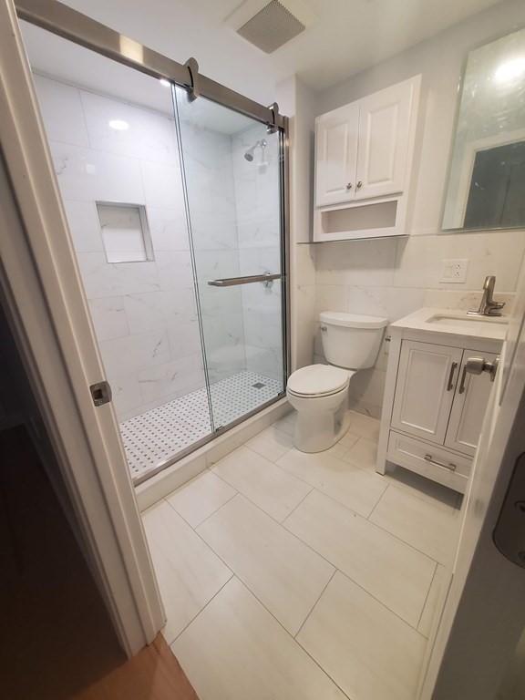 3 bed, 3 bath apartment for rent at 92 Auckland St Unit 2, Dorchester — photo 12 of 20