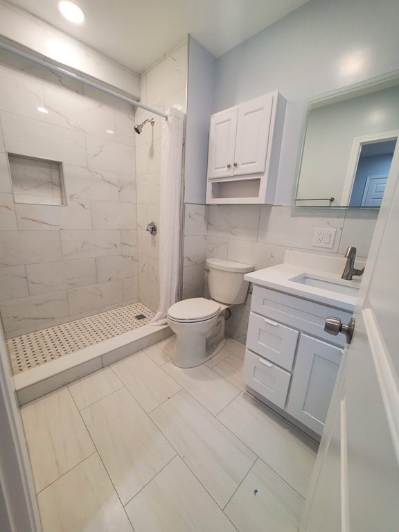3 bed, 3 bath apartment for rent at 92 Auckland St Unit 2, Dorchester — photo 15 of 20