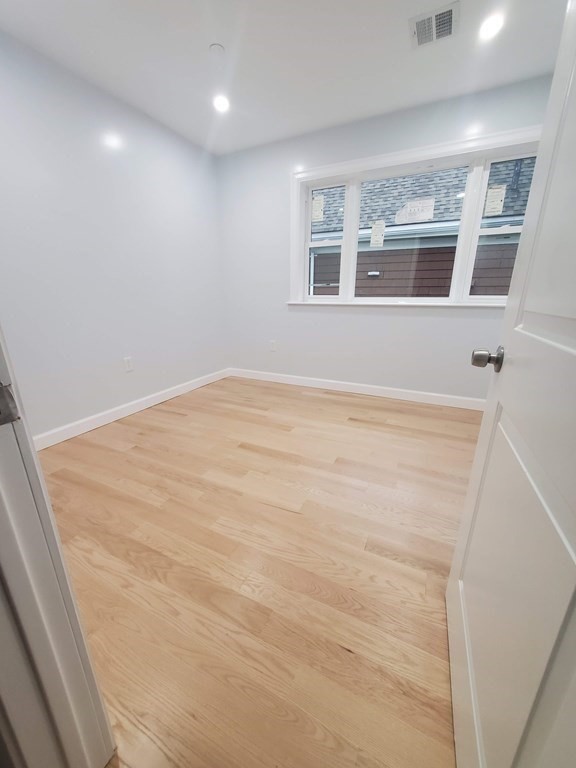 3 bed, 3 bath apartment for rent at 92 Auckland St Unit 2, Dorchester — photo 10 of 20