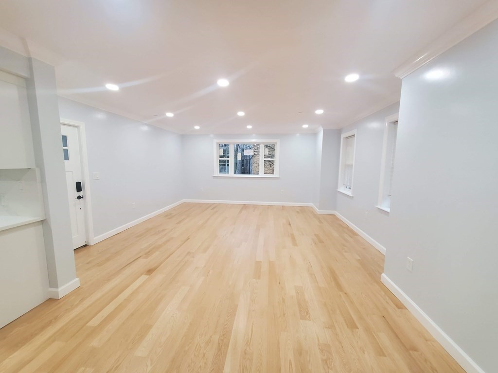 3 bed, 3 bath apartment for rent at 92 Auckland St Unit 2, Dorchester — photo 6 of 20