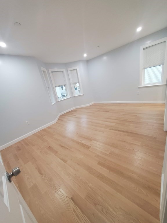 3 bed, 3 bath apartment for rent at 92 Auckland St Unit 2, Dorchester — photo 7 of 20