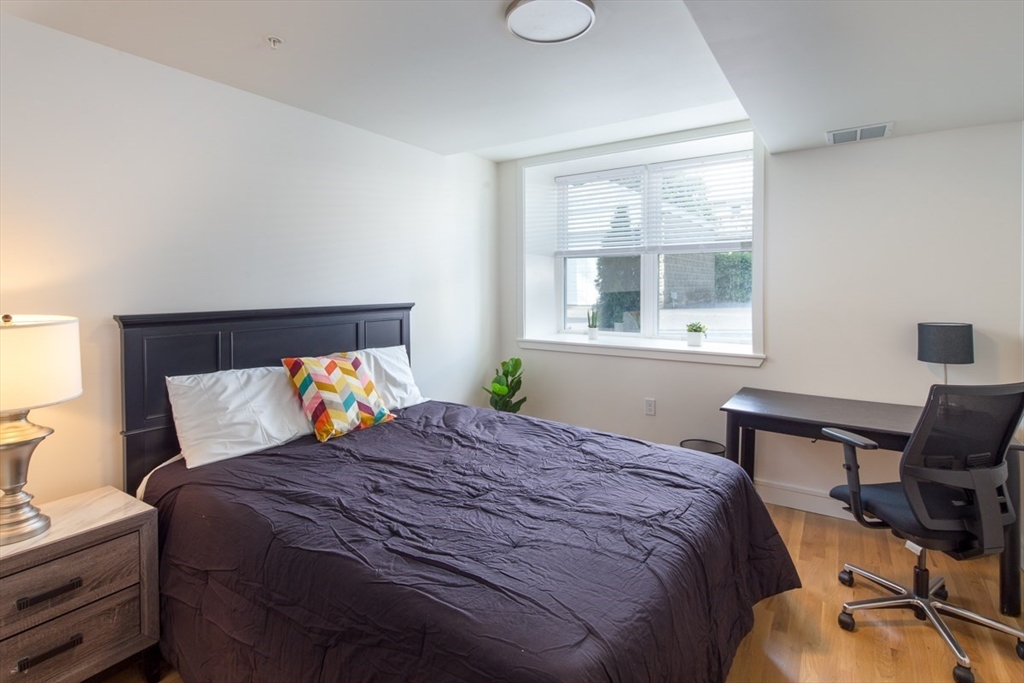 4 bed, 4+ bath apartment for rent at 92 Brown St Unit 2, Waltham — photo 12 of 20