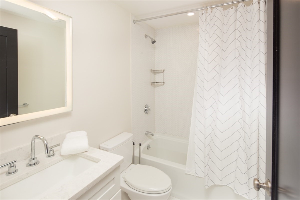 4 bed, 4+ bath apartment for rent at 92 Brown St Unit 2, Waltham — photo 15 of 20