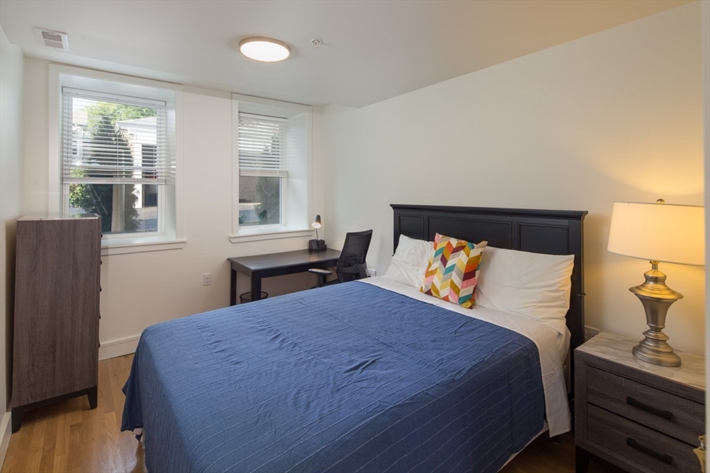 4 bed, 4+ bath apartment for rent at 92 Brown St Unit 2, Waltham — photo 10 of 20