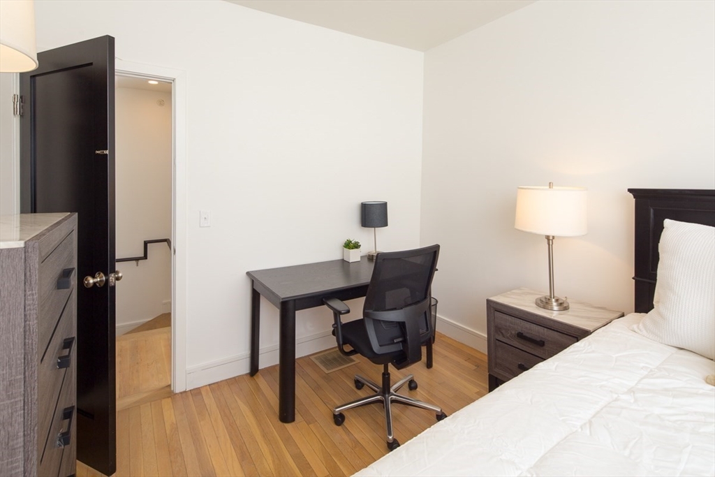 4 bed, 4+ bath apartment for rent at 92 Brown St Unit 2, Waltham — photo 7 of 20