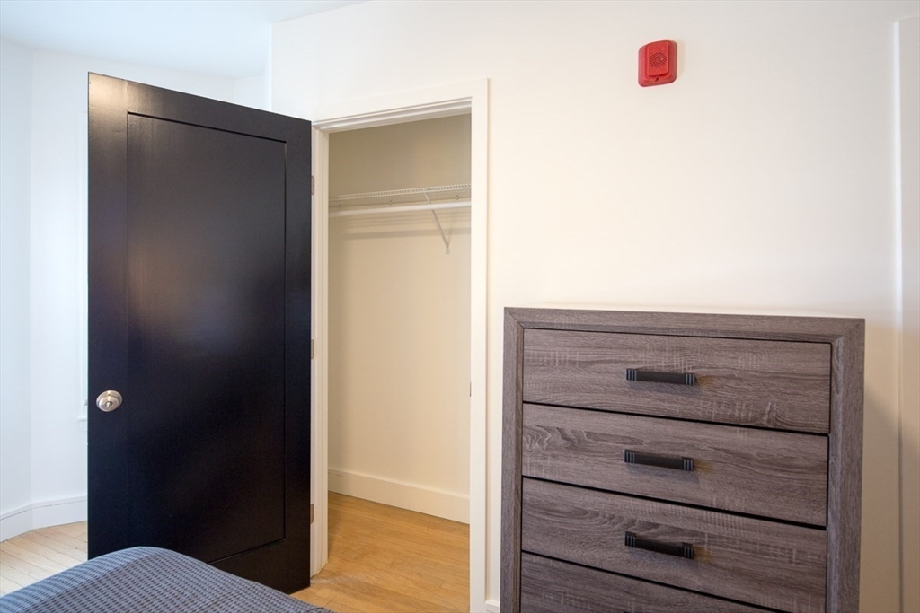 4 bed, 4+ bath apartment for rent at 92 Brown St Unit 2, Waltham — photo 11 of 20