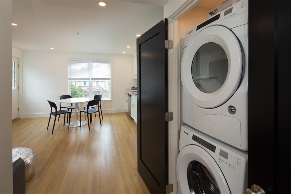 3 bed, 2 bath apartment for rent at 92 Brown St Unit 3, Waltham — photo 4 of 17