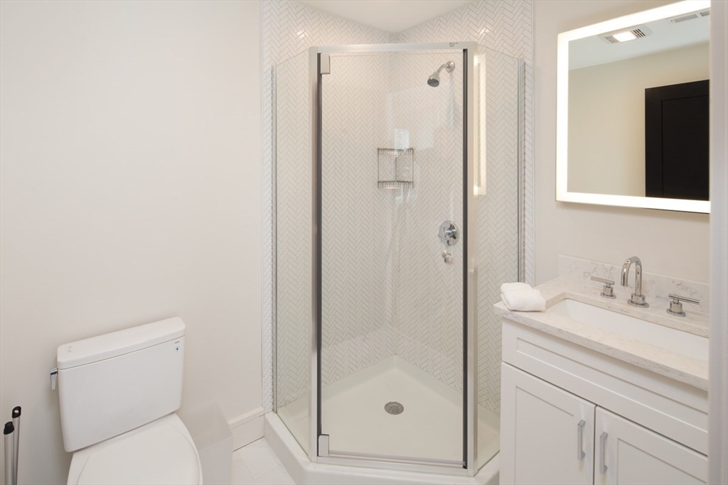 3 bed, 2 bath apartment for rent at 92 Brown St Unit 3, Waltham — photo 12 of 17