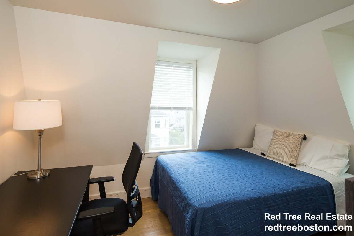 3 bed, 2 bath apartment for rent at 92 Brown St Unit 5, South Side — photo 5 of 19