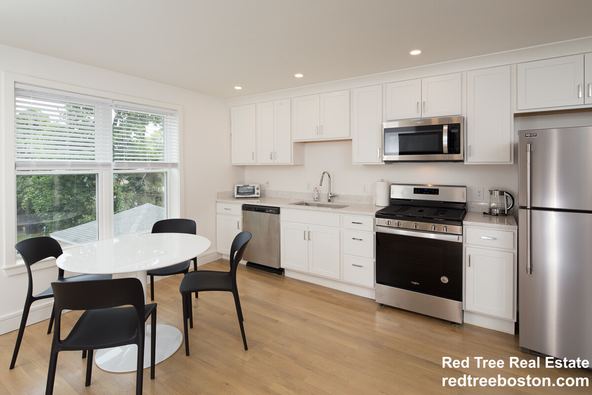 3 bed, 2 bath apartment for rent at 92 Brown St Unit 5, South Side — photo 1 of 19