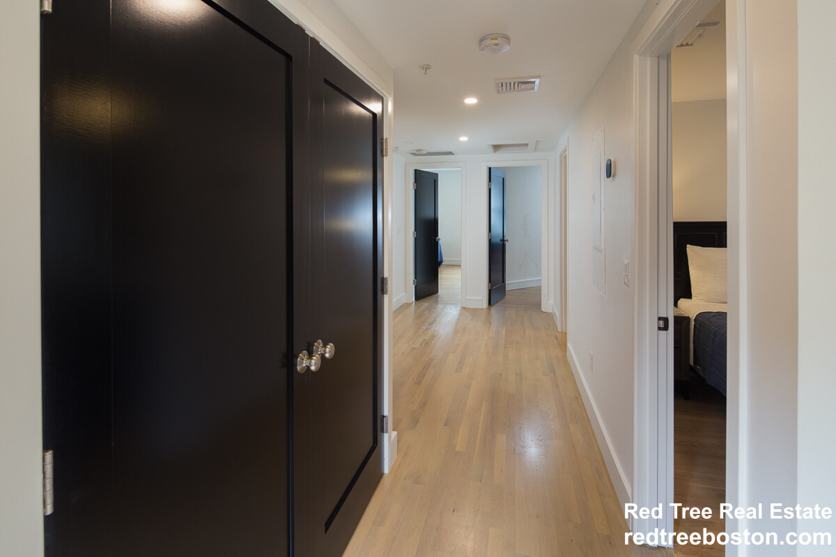 3 bed, 2 bath apartment for rent at 92 Brown St Unit 5, South Side — photo 12 of 19