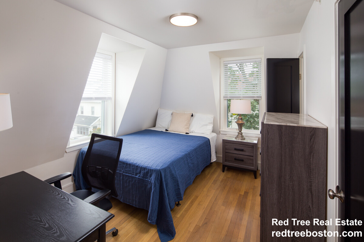 3 bed, 2 bath apartment for rent at 92 Brown St Unit 5, South Side — photo 7 of 19