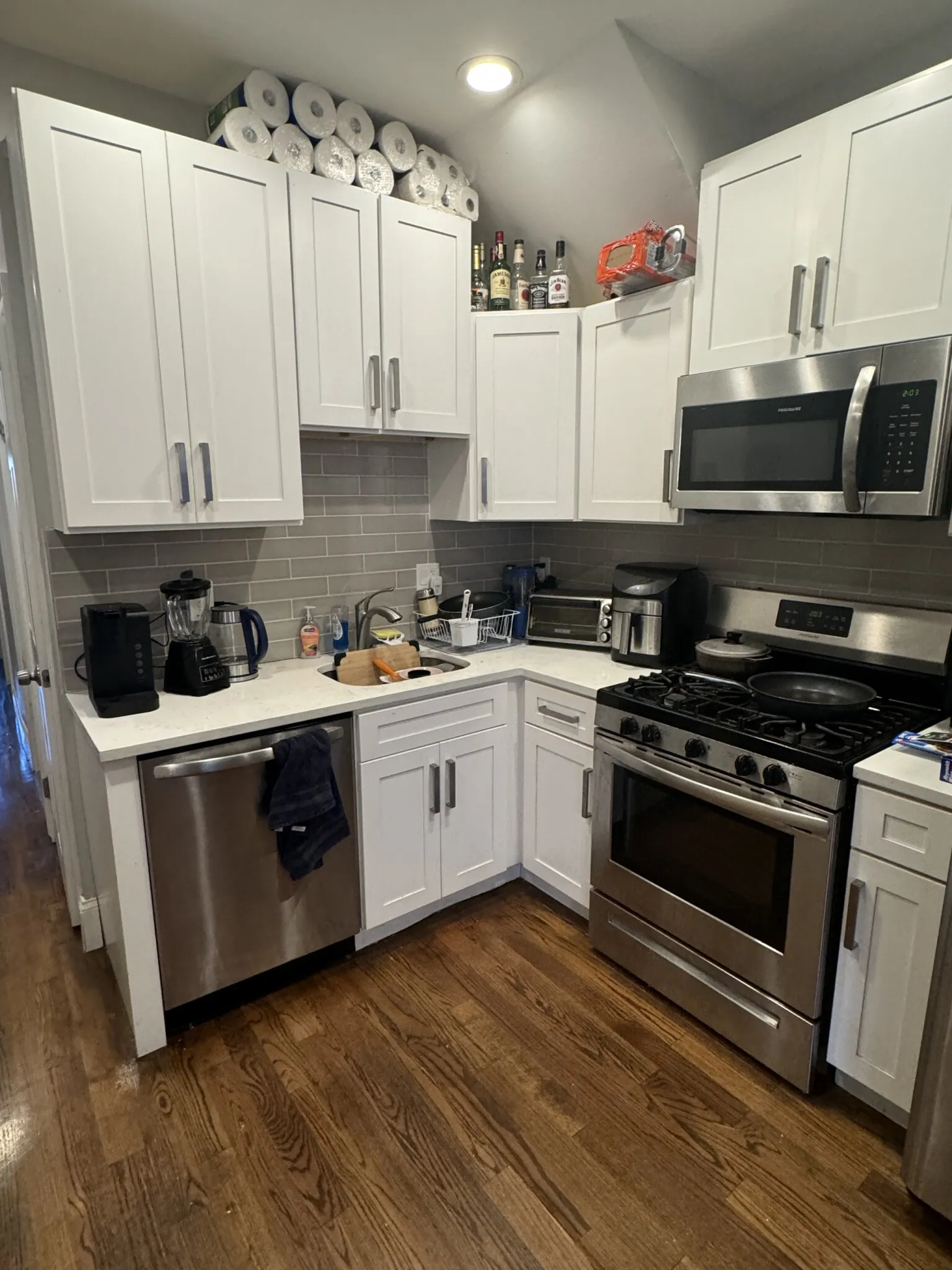 4 bed, 2 bath apartment for rent at 92 Calumet St Unit 1A, Mission Hill — photo 2 of 12