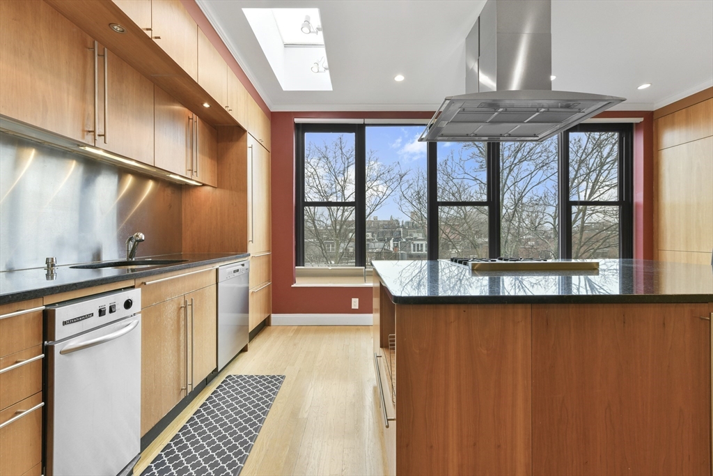 2 bed, 1.5 bath apartment for rent at 92 Chandler St Unit 3, South End — photo 2 of 15