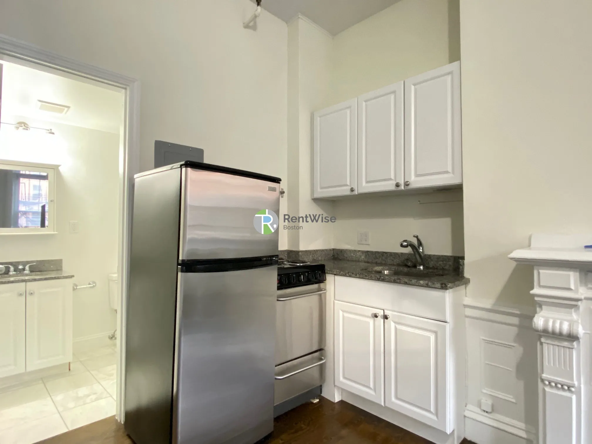Studio bed, 1 bath apartment for rent at 92 Charles St Unit 12, Beacon Hill — photo 3 of 13