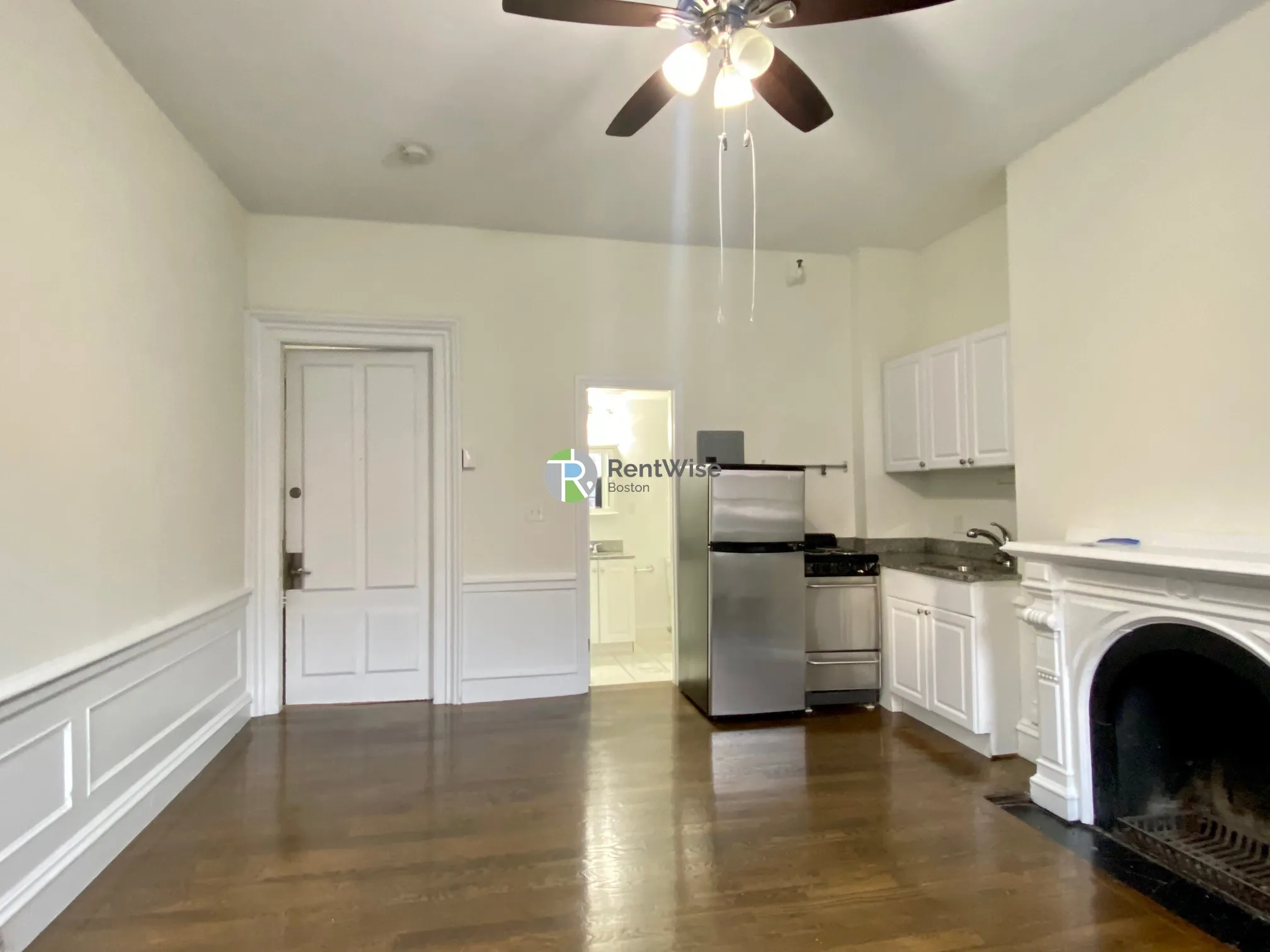 Studio bed, 1 bath apartment for rent at 92 Charles St Unit 12, Beacon Hill — photo 7 of 13