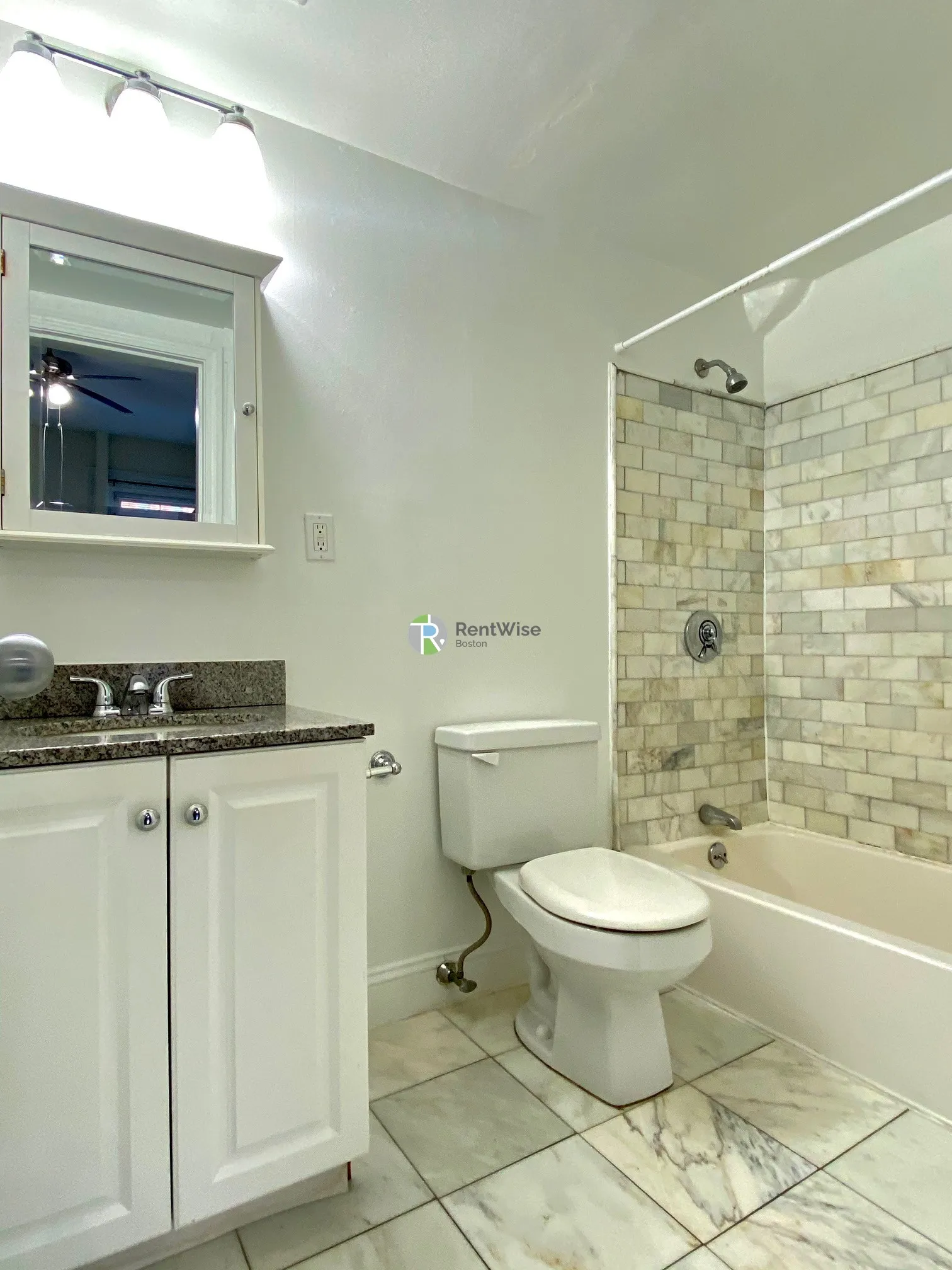 Studio bed, 1 bath apartment for rent at 92 Charles St Unit 12, Beacon Hill — photo 4 of 13