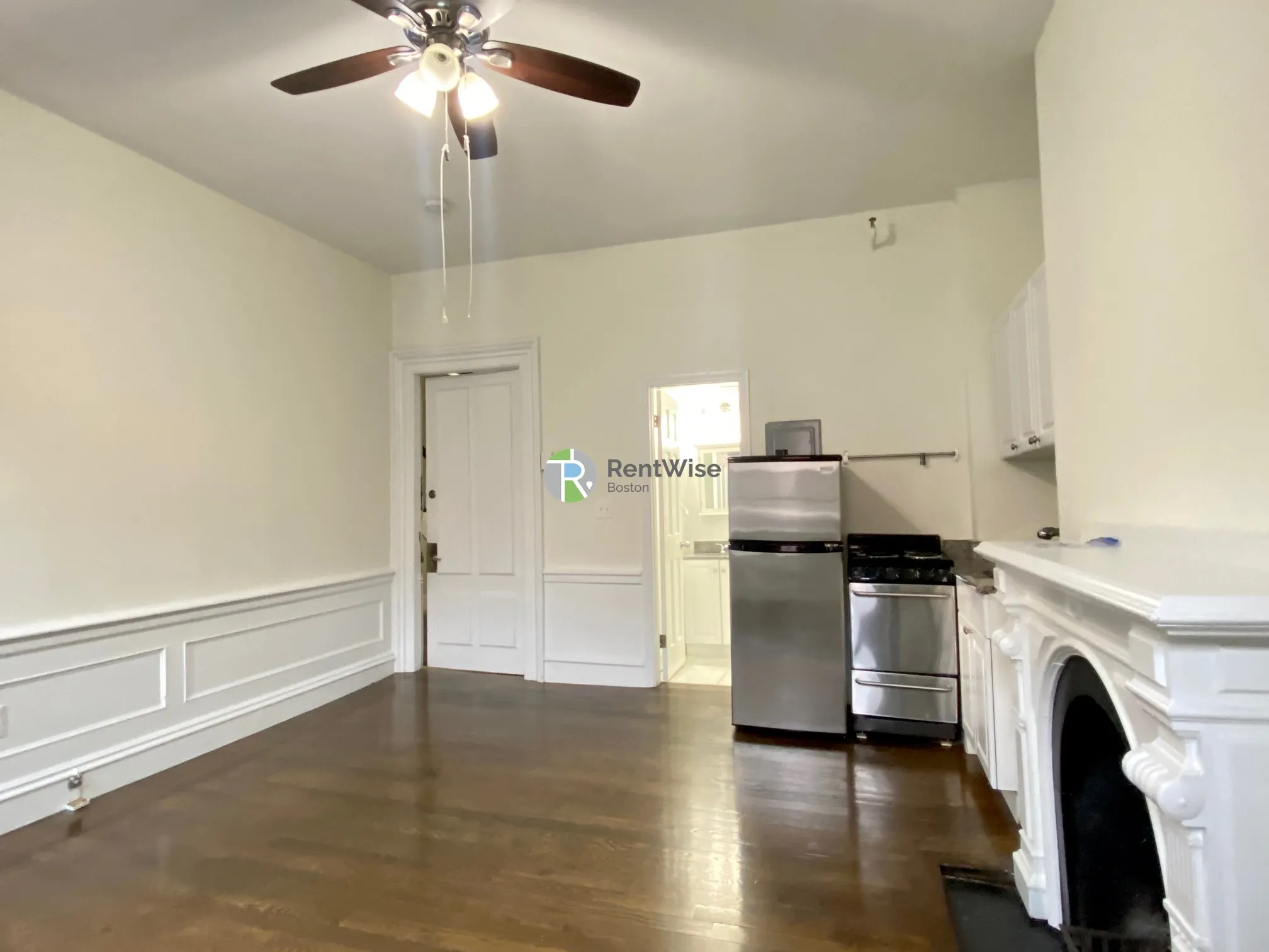 Studio bed, 1 bath apartment for rent at 92 Charles St Unit 12, Beacon Hill — photo 8 of 13