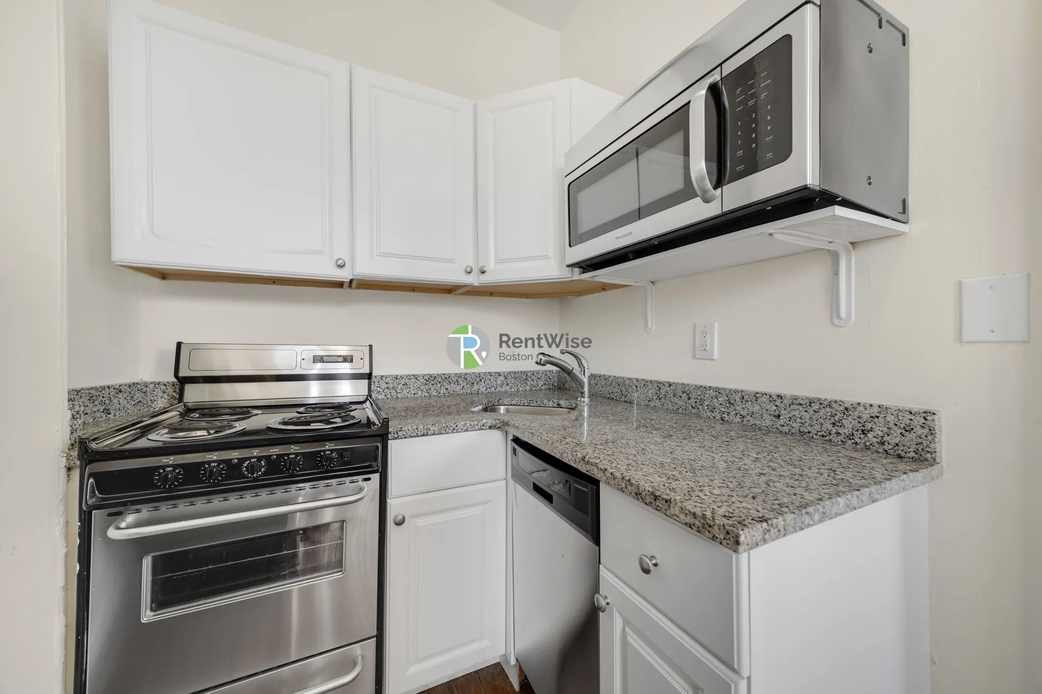 Studio bed, 1 bath apartment for rent at 92 Charles St Unit 33-1, Beacon Hill — photo 6 of 13