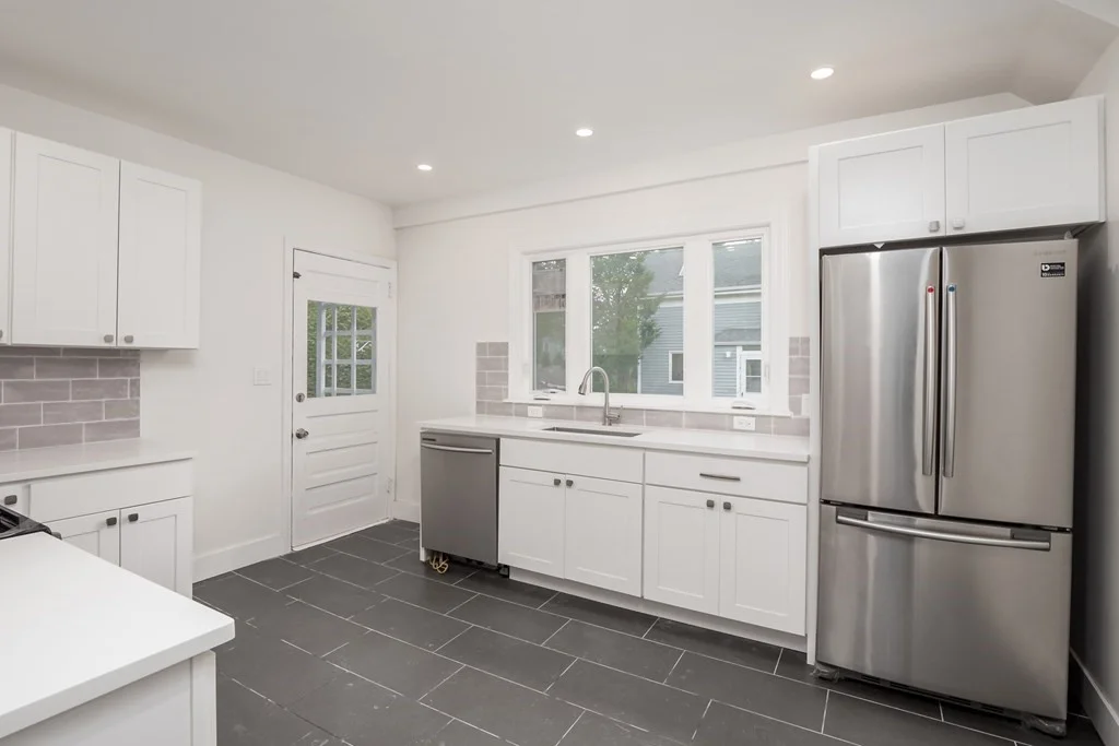 2 bed, 1 bath apartment for rent at 92 Clinton Pl Unit 1, Newton — photo 11 of 26