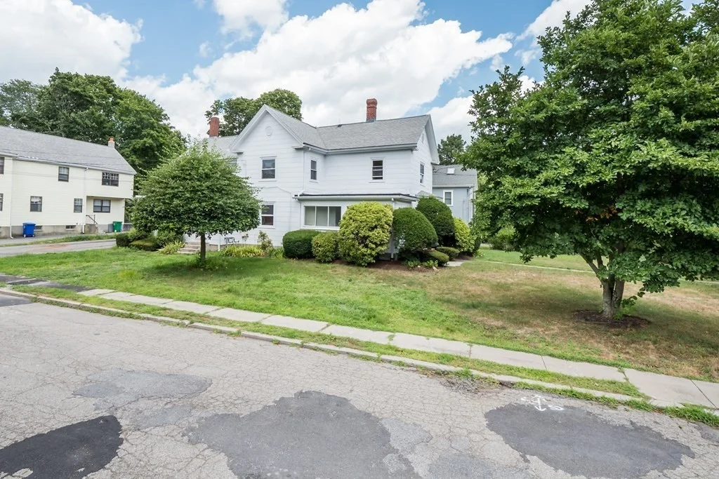 2 bed, 1 bath apartment for rent at 92 Clinton Pl Unit 1, Newton — photo 2 of 26