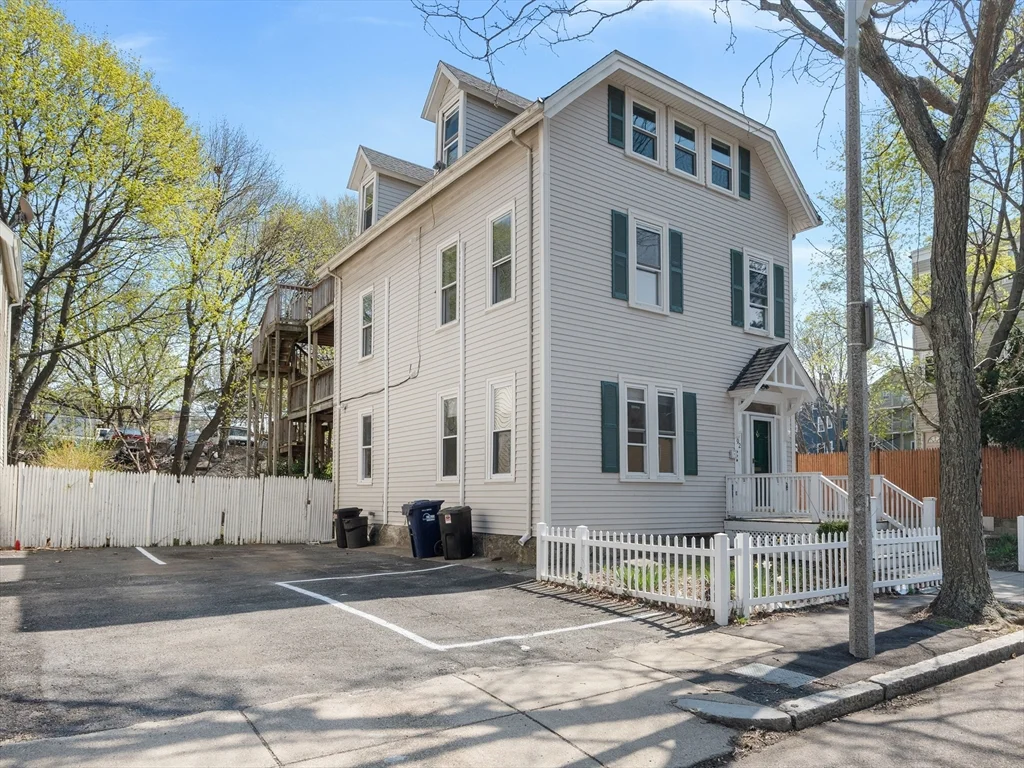 3 bed, 1 bath apartment for rent at 92 Coleman St Unit 2, Dorchester — photo 18 of 19