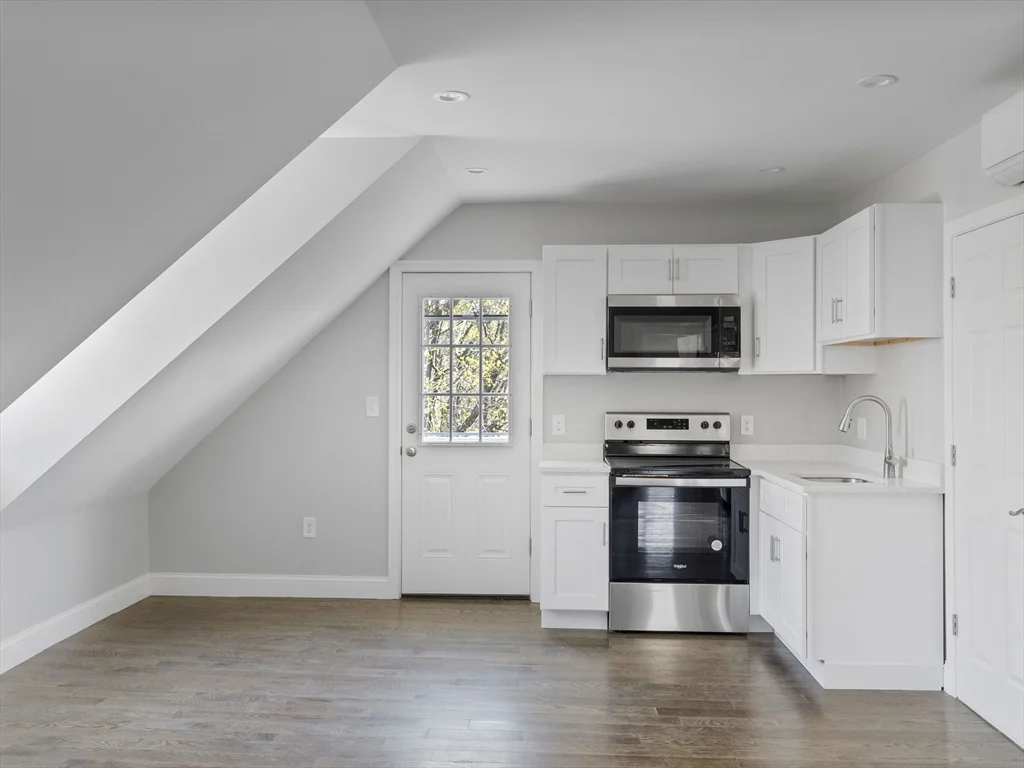 1 bed, 1 bath apartment for rent at 92 Coleman Unit 3, Dorchester — photo 2 of 14