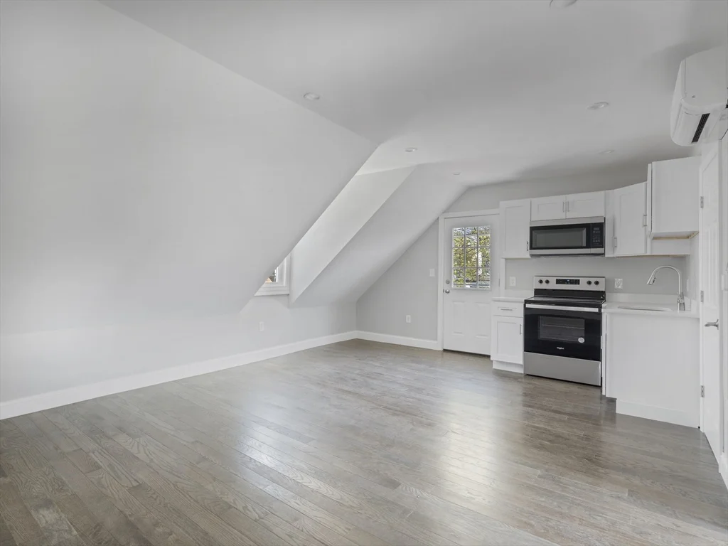 1 bed, 1 bath apartment for rent at 92 Coleman Unit 3, Dorchester — photo 1 of 14