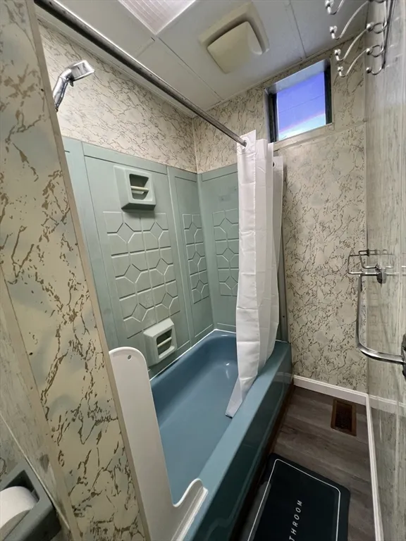 2 bed, 1 bath apartment for rent at 92 Columbia St Unit 1, The Port — photo 8 of 13