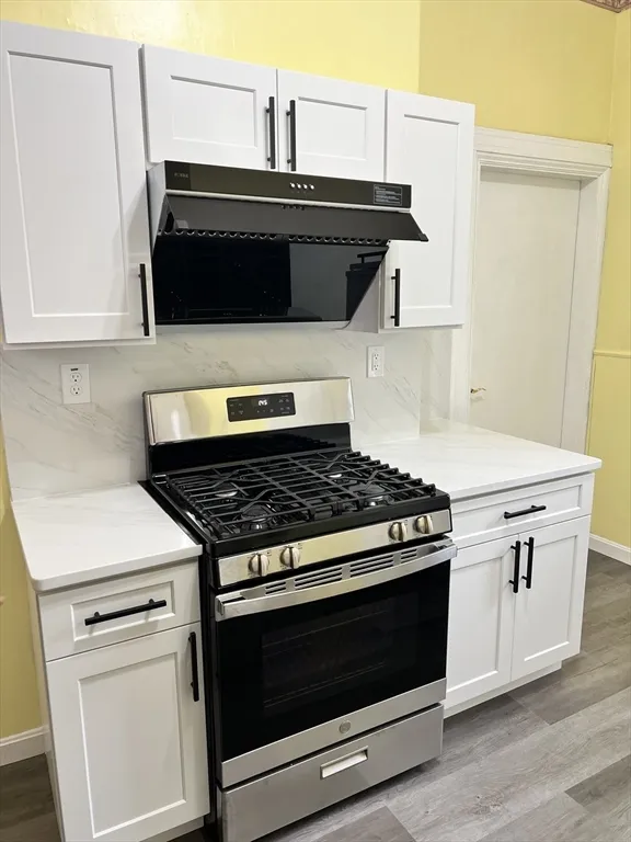 2 bed, 1 bath apartment for rent at 92 Columbia St Unit 1, The Port — photo 1 of 13