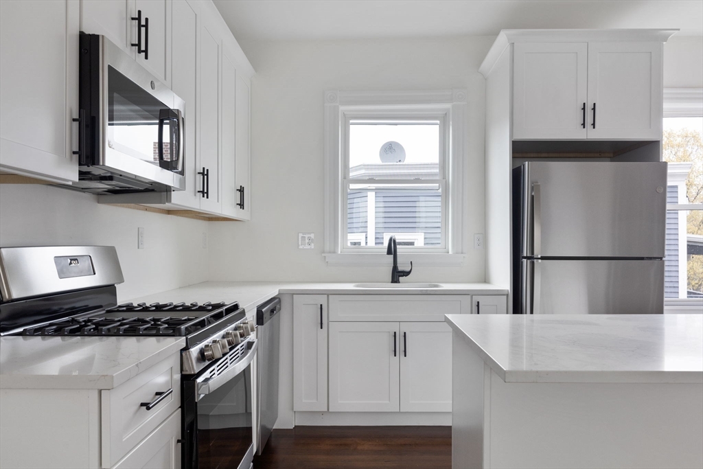 4 bed, 2 bath apartment for rent at 92 Day Unit 1, Jamaica Plain — photo 2 of 20