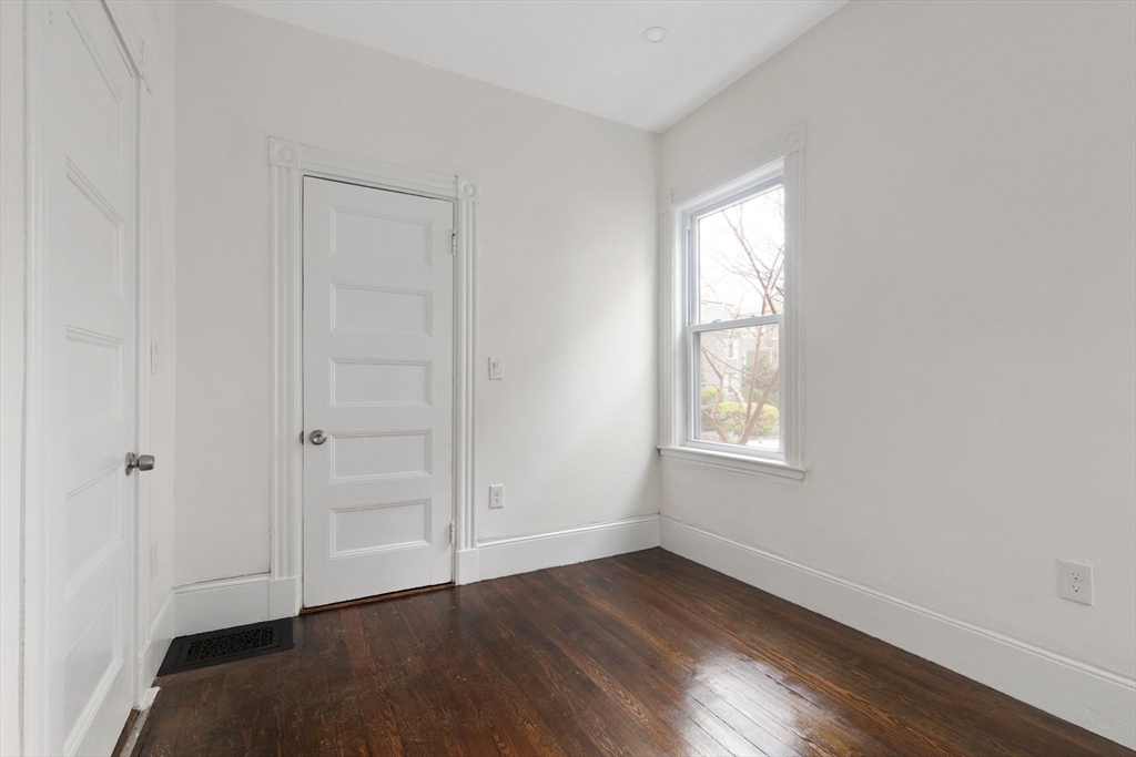 4 bed, 2 bath apartment for rent at 92 Day Unit 1, Jamaica Plain — photo 14 of 20